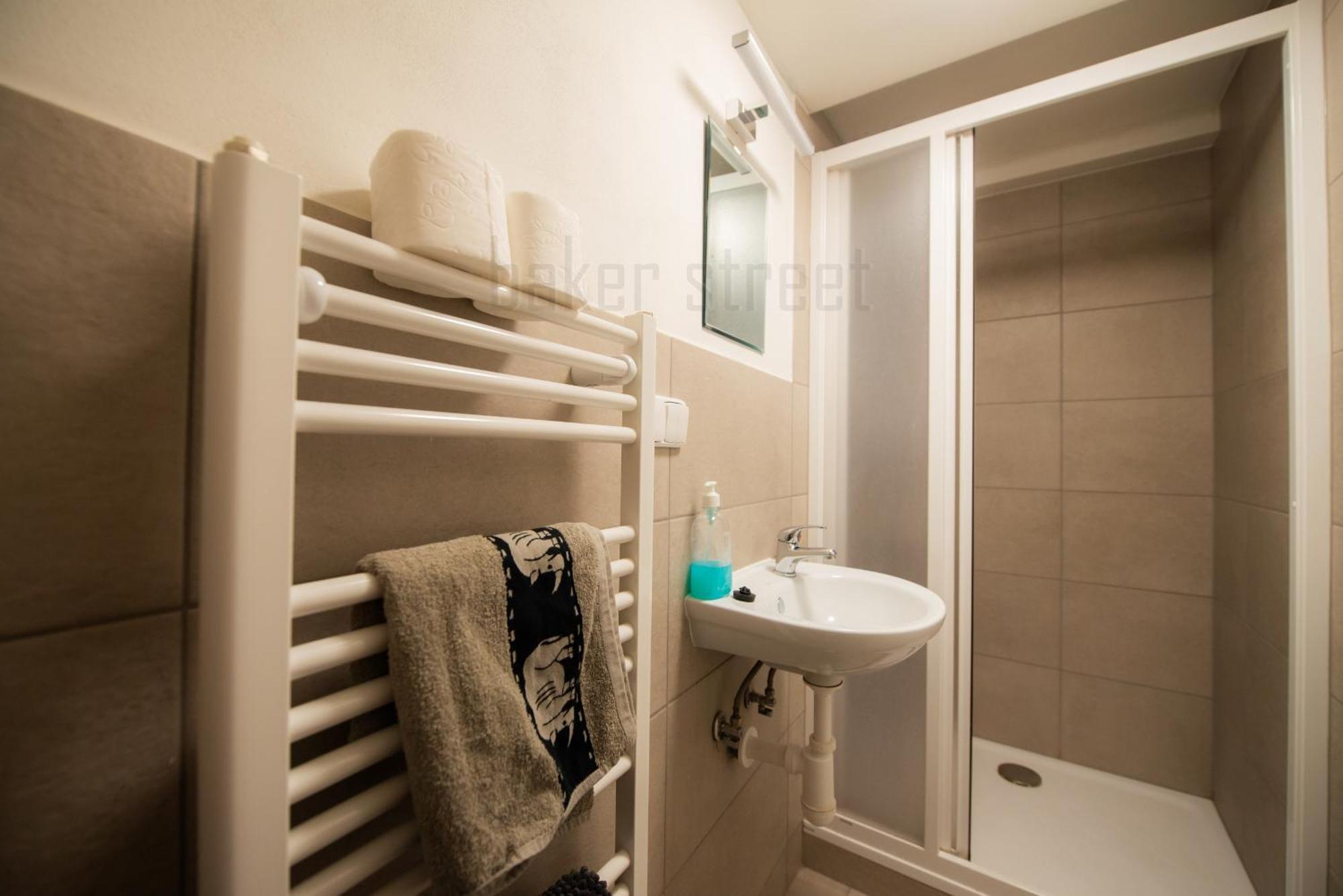 Storey Apartment Close To Metro Palmovka Prague Extérieur photo