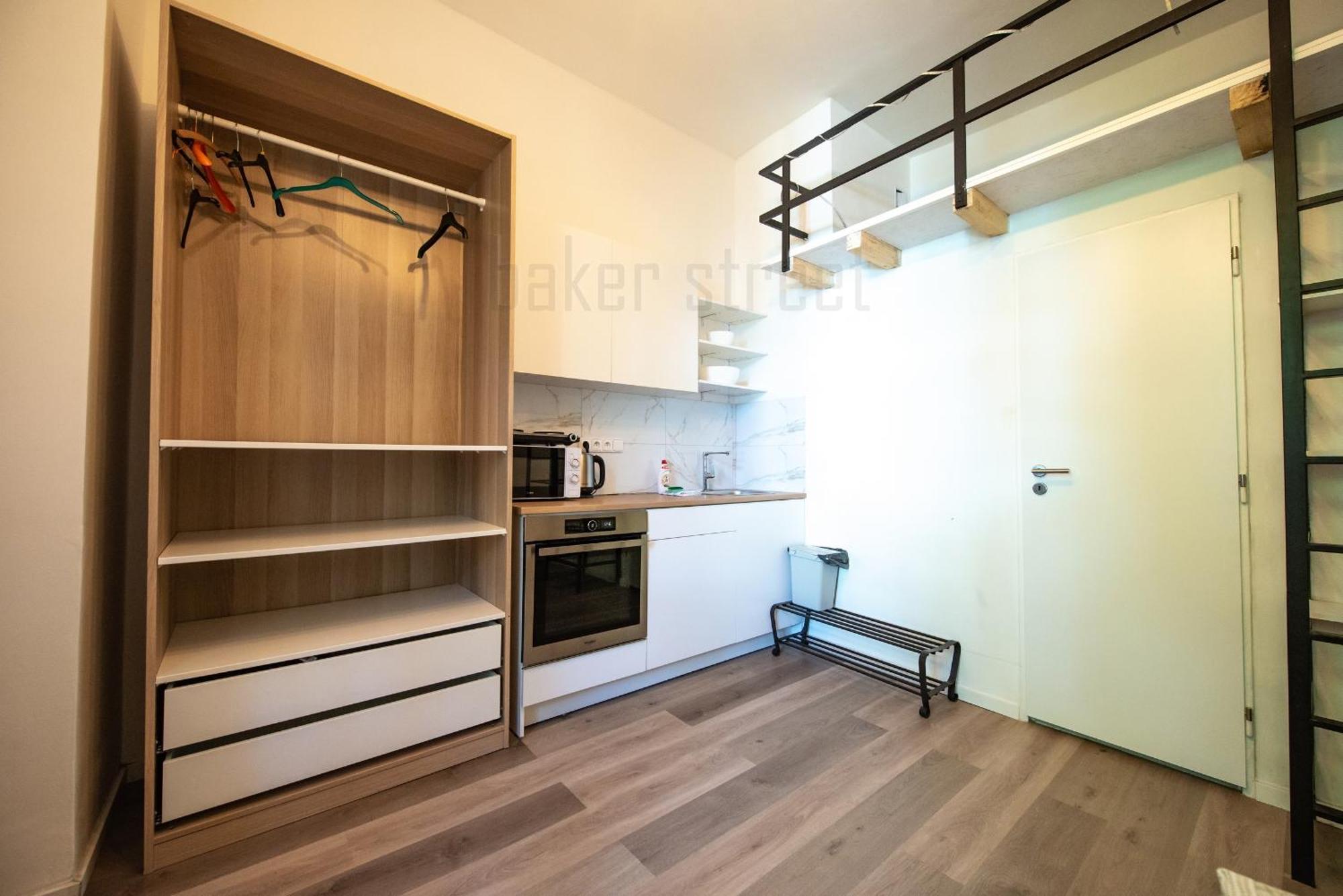 Storey Apartment Close To Metro Palmovka Prague Extérieur photo