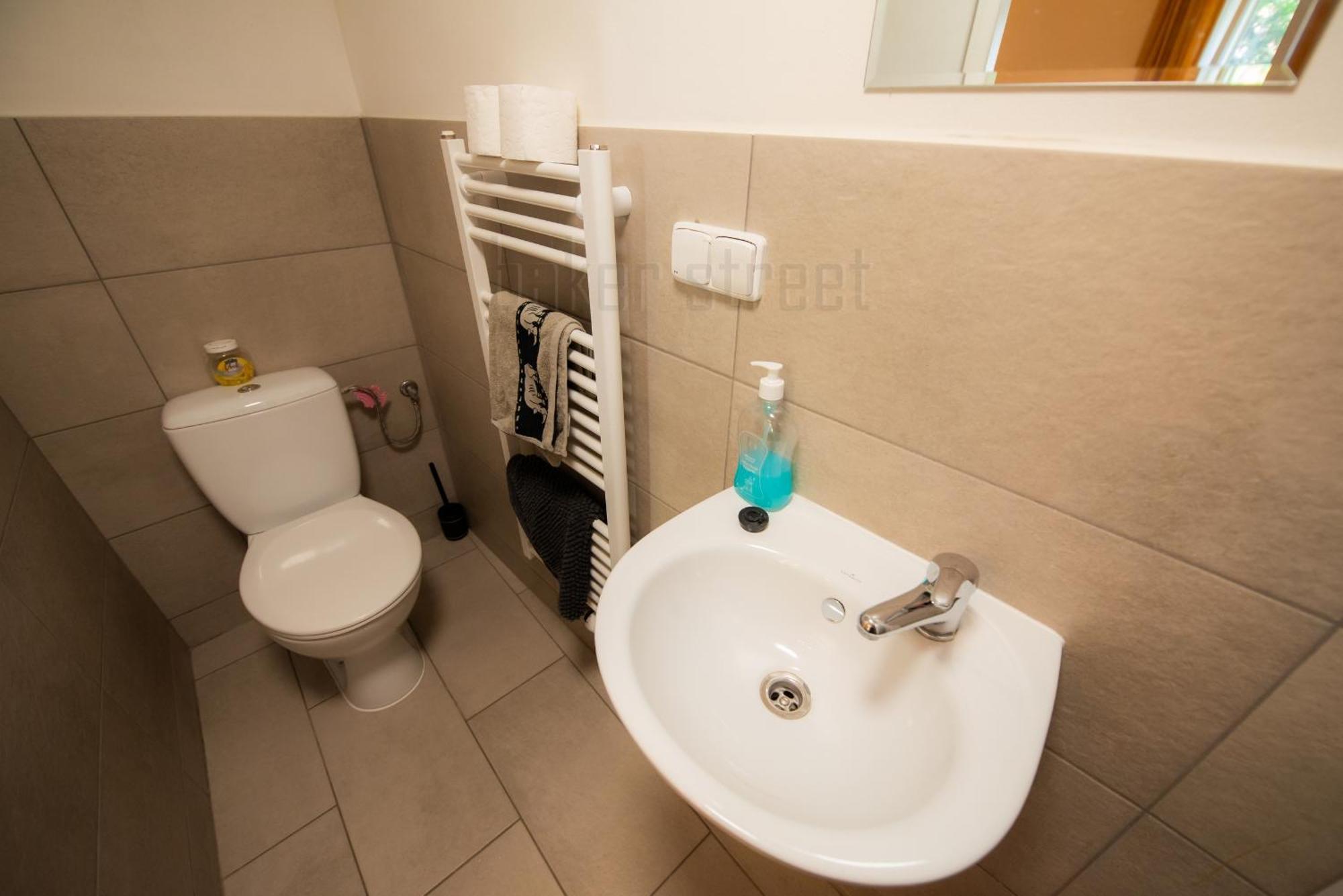 Storey Apartment Close To Metro Palmovka Prague Extérieur photo